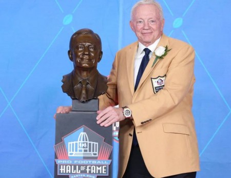 Jerry Jones in the Hall of Fame of 2017