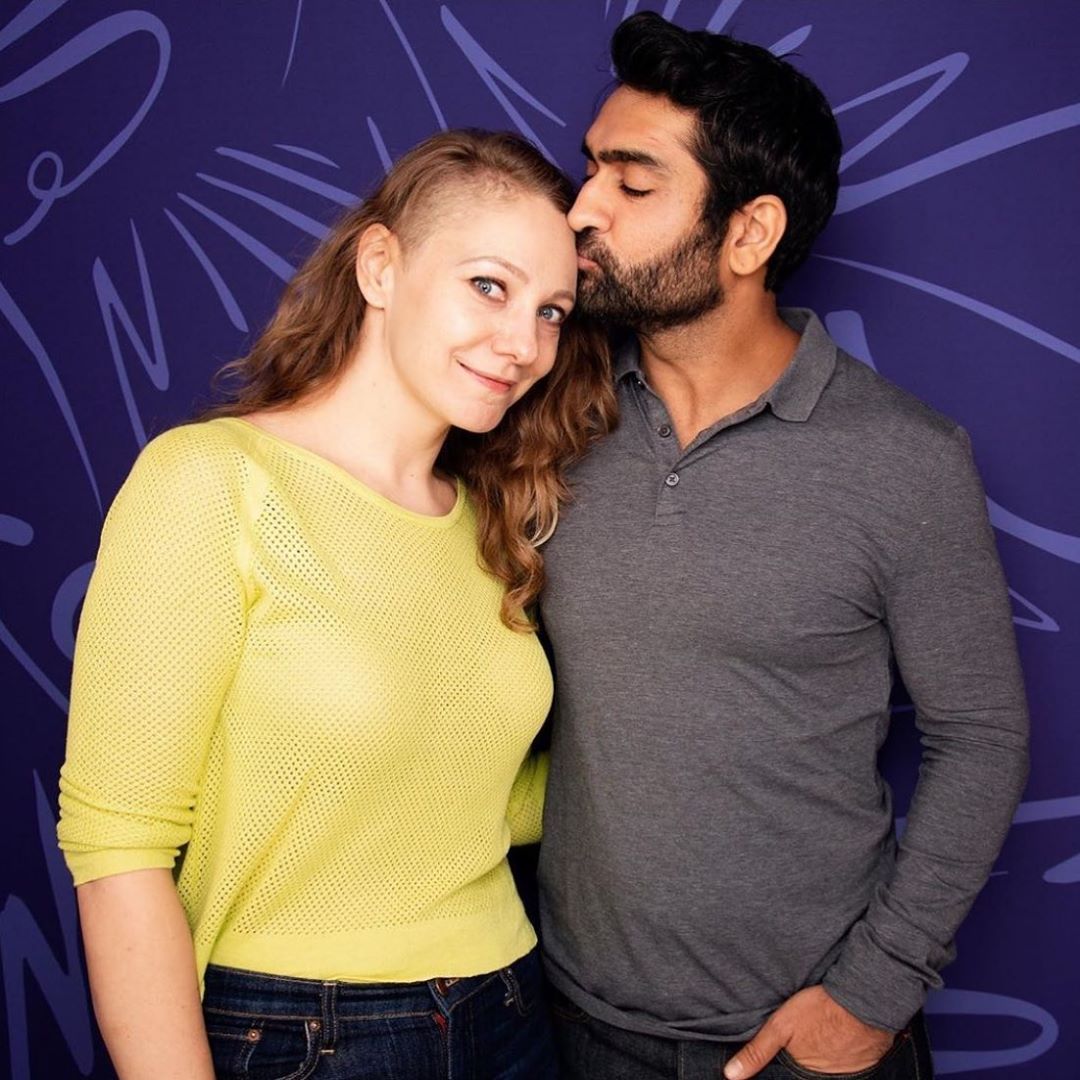 Kumail kissing his wife, Emily