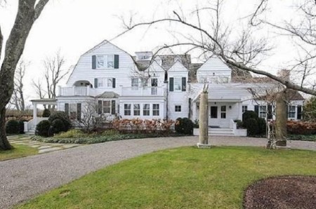 Carey Lowell and Richard Gere listed their Water Mill Country House on sale