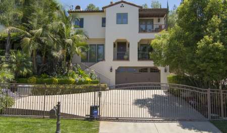 Loni Anderson listed her Sherman Oaks, California house for sale