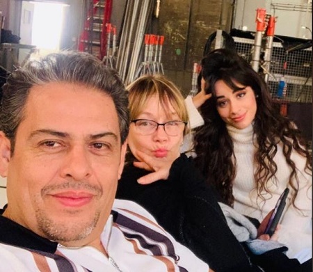  Sinuhe Estrabao (middle) with her husband Alejandro Cabello and celebrity daughter Camila Cabello.