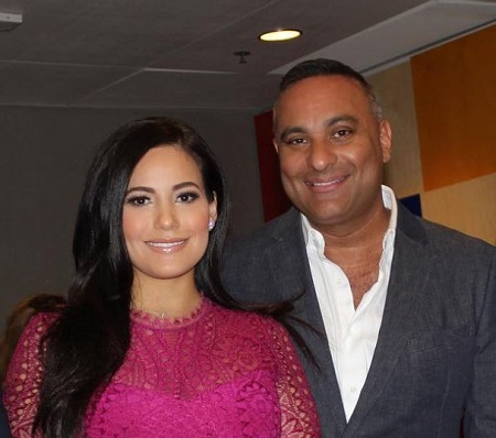 The Canadian comedian Russell Peters proposed to Jennifer Andrade with an engagement ring in December 2019.