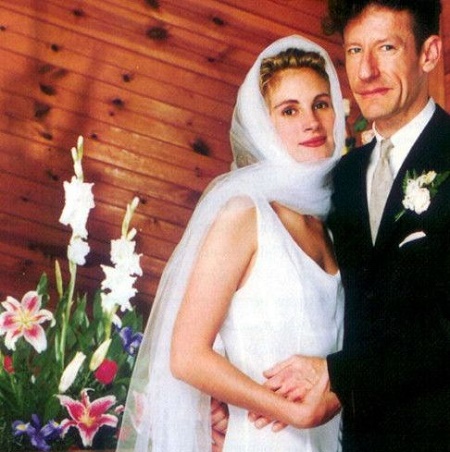 Lyle Lovett and Julia Roberts At Their Wedding Day