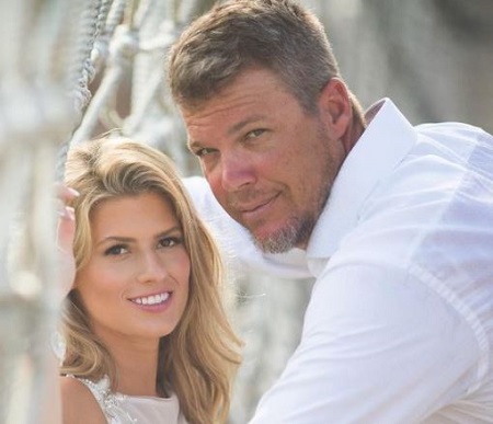 Image: The former MLB player Chipper Jones is married to Taylor Higgins since June 14, 2015.