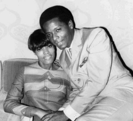  Dionne Warwick was married to an actor, musician late. William Elliott from 1967 to 1975.