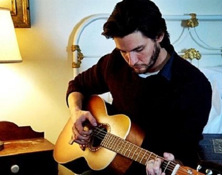 Image: Ben Barnes playing guitar. Source: tumblr