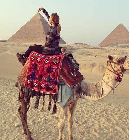 Kai Knapp mother, Alexis having fun in the Egypt