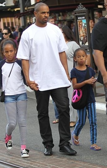 Damon Wayans Jr. with his two daughters