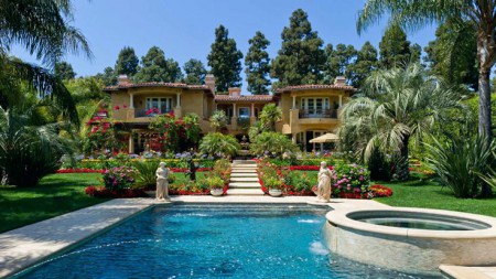 Phil McGraw and his wife bought a luxurious house for $6.25 million in 2002