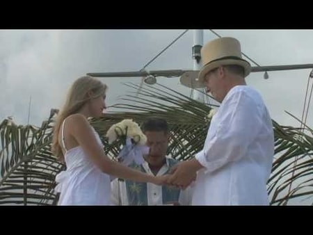 Maryna Ponomarenko marrying with Michael Caputo in a tugboat in India