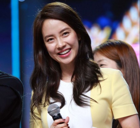 Song Ji-hyo at the TV program, Day Day Up