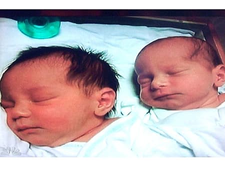 Alex Niedbalski and Wanda Sykes twin children