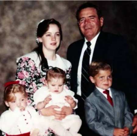 Tammy Jessop's ex-husband, Merril Jessop with Carolyn Jessop and their children