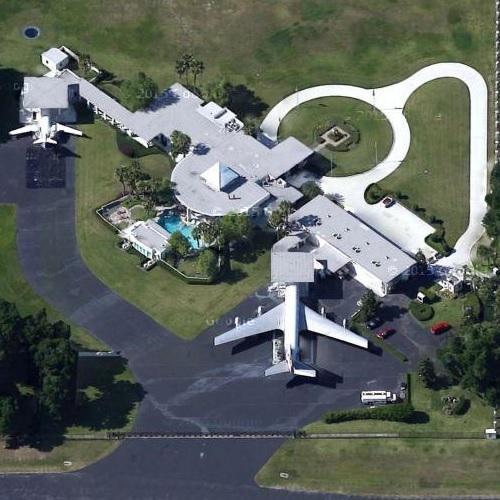  John Travolta's residence.