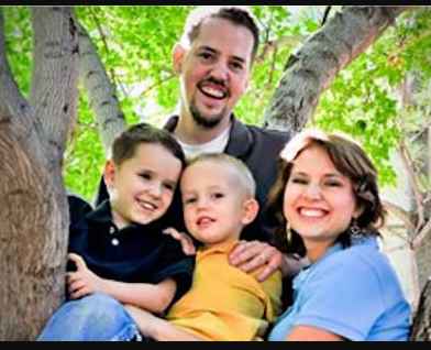Susan Cox Powell with her then husband and children. husband, partner, lover, relationship 
