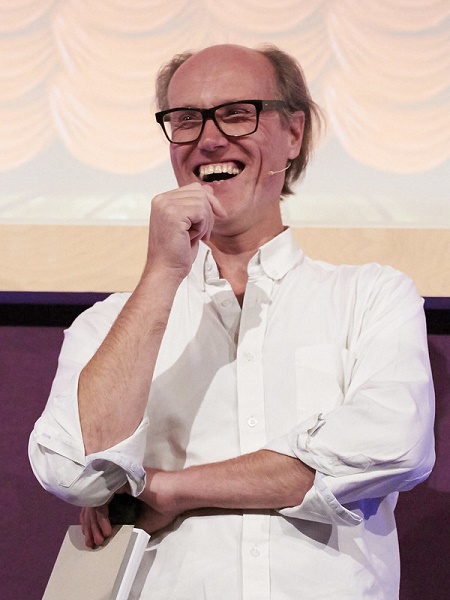 Will Gompertz is married to his wife, Eric Anderson. Know more about Will marriage, wedding date & venue, marital relationship, nuptial, and other matrimonial details