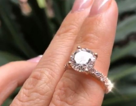 Paige Hathaway showed her beautiful diamond (engagement) ring via an Instagram post.