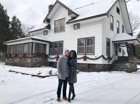  Rhonda Walker and her boyfriend, Jason celebrated Merry Christmas at Sault Ste. Marie, Michigan