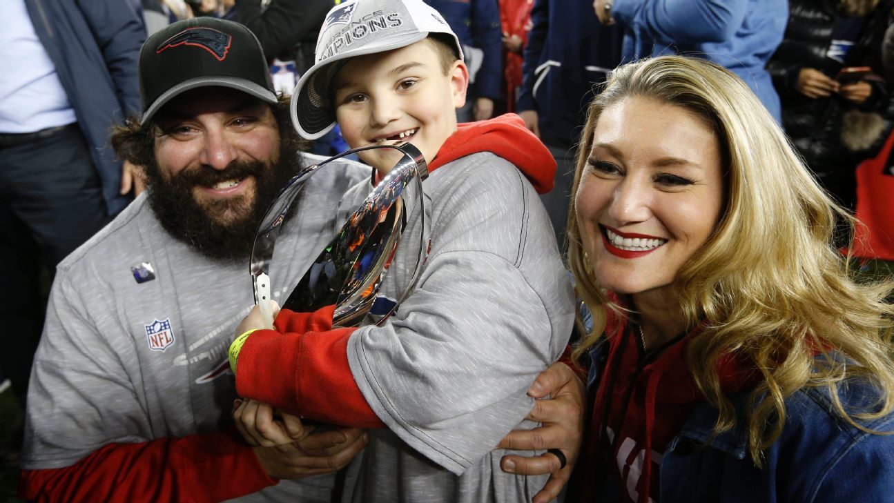 Matt Patricia (left) with his wife Raina Patricia (right) and his son (in the middle)