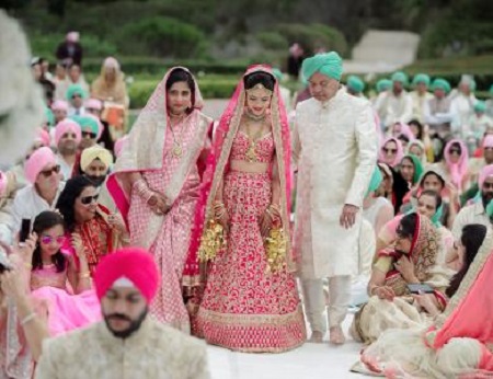 Payal Kadakia and Pujji wedded at a stunning ceremony with an Indian touch.