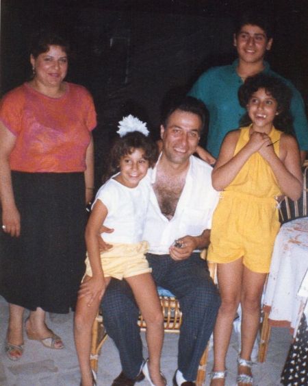 Childhood photo of Jennifer Aydin with her family