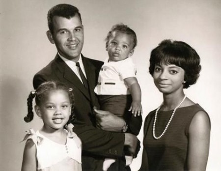 An image of young Vanessa Williams with her parents