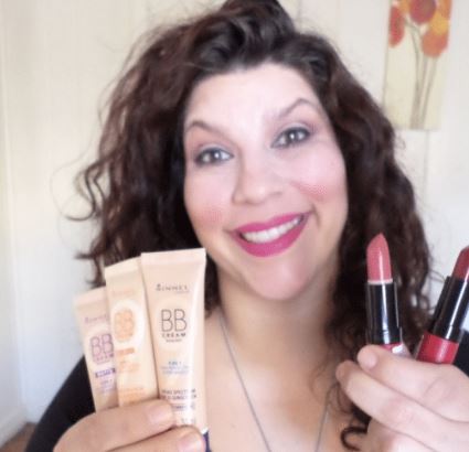 Nouveau Cheap's fan displaying the beauty products on the YouTube