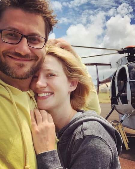 Supergirl's Actress, Yael Grobglas Gave Birth To Her First Child ...