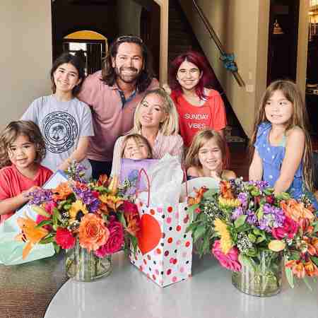 Michelle Mangan is celebrating Mother's Day 2020 with her six children and husband, Johnny Damon. Do you know what is the name of the pair's six child?
