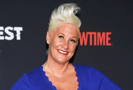 Anne Burrell is a bisexual.