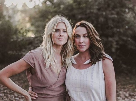 The actresses Anna Schafer and Sarah Wright Olsen are the founders of skin-care line Baeo.