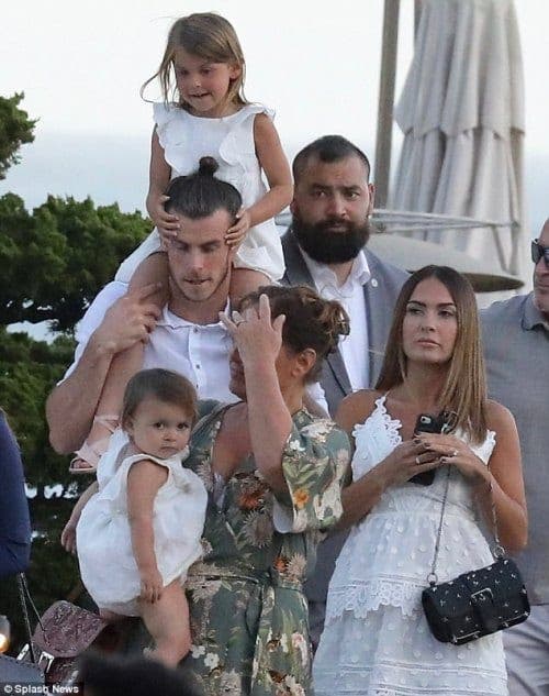 Emma with her partner, Bale, and two beautiful daughters; Alba and Nava, living a happy family moment