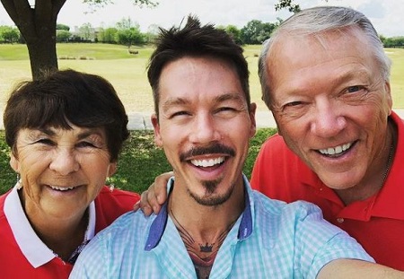  The American host David Bromstad pictured with his parents Diane Marlys (mother) and Richard Harold David Bromstad (father)