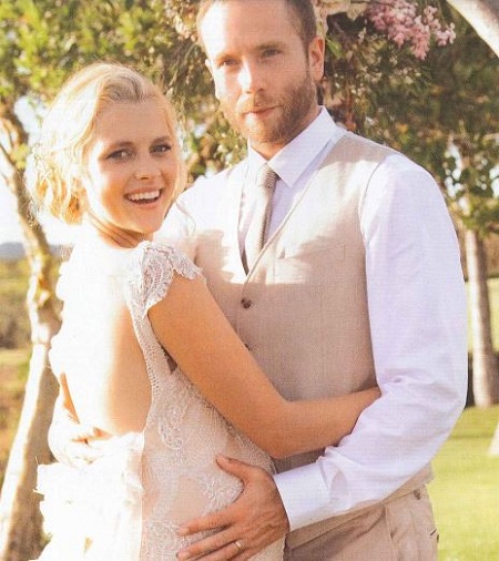 Teresa Palmer and Mark Webber got married on December 21, 2013, in Mexico.