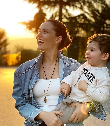  Fahriye Evcen With Her Son, Karan Ozcivit, Born On 13 April 2019