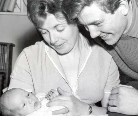 Albert Finney and his first wife, Jane Wenham had a son named, Simon.