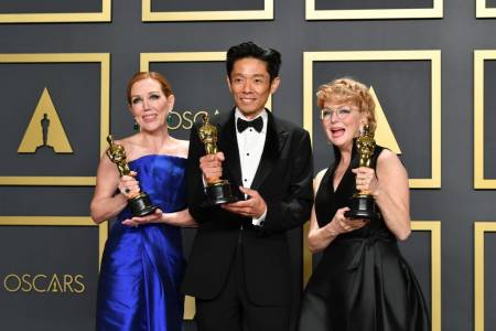 Kazu Hiro, Anne Morgan, and Vivian Baker win Oscar Awards for the Best Makeup and Hairstyling