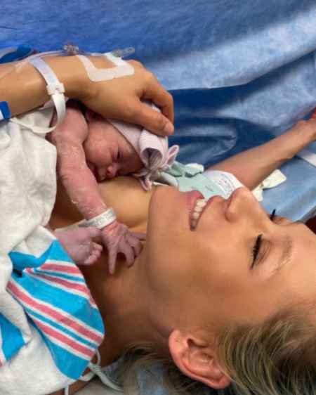 Enrique Iglesias' longtime partner, Anna Kournikova gave birth to a baby girl. Know more about the birth details of the couple's newly born child