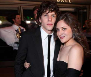 Anna Strout And His Husband Jesse Eisenberg. Know all her marital and wedding details