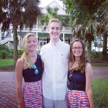 Peter Doocy with his younger sisters, Mary and Sally Doocy. So, is Peter Doocy married in 2020?