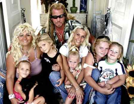 Duane Chapman with his estranged spouse and their children. Find more interesting things about Chapman's past marital affairs.