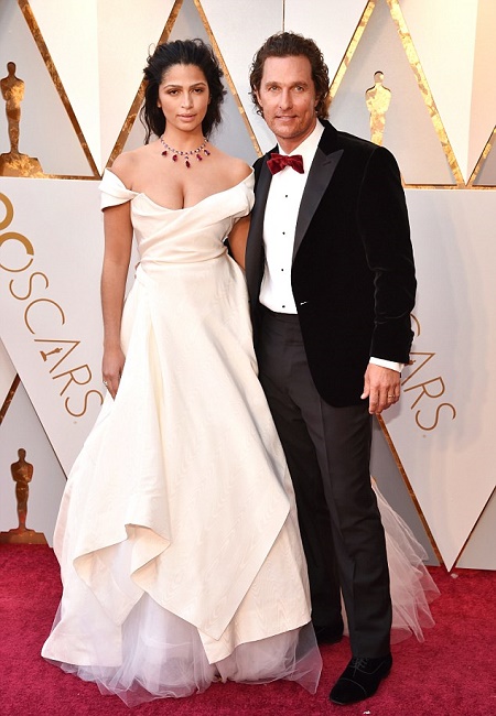 American-Brazilian model, Camila Alves attends tthe Oscars red carpet along her husband, Matthew McConaughey in March 2018