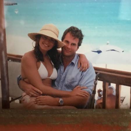 Cindy Crawford with her husband, Rande Gerber in their 20s. Find more interesting things about their marital relationship.