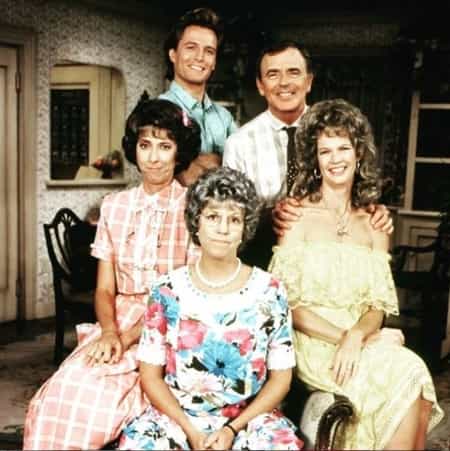 Allan Kayser i succéserien Mama's family med andra skådespelare's family with other cast members