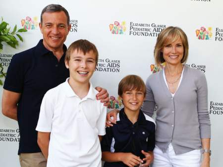 Robert Iger with his second wife, Willow Bay and their two children, Robert Maxwell Iger and William Iger. What happened in Robert and Susan Iger's married life?