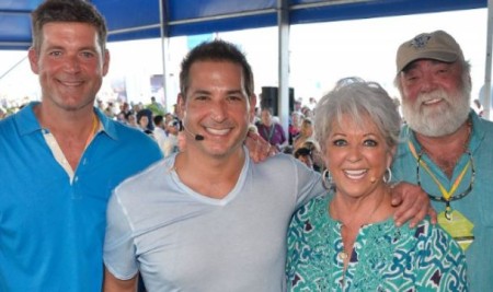 Paula Deen has two children from her past marriage.