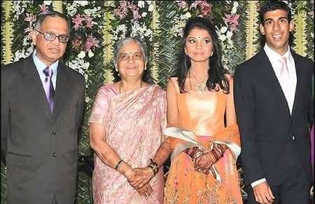 Akshata Murthy and her husband Rishi Sunak with Murthy couple at their wedding