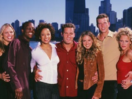  Aneesa Ferreira with her Cast Members of The Real World: Chicago
