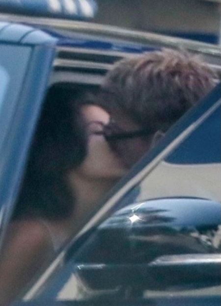TMZ Captured the Kissing Photo of Sofia Pernas and her New Boyfriend, Justin Hartley