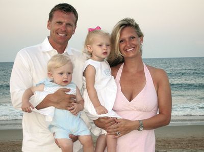 Dan Hellie with his beautiful wife, Anne and two children.